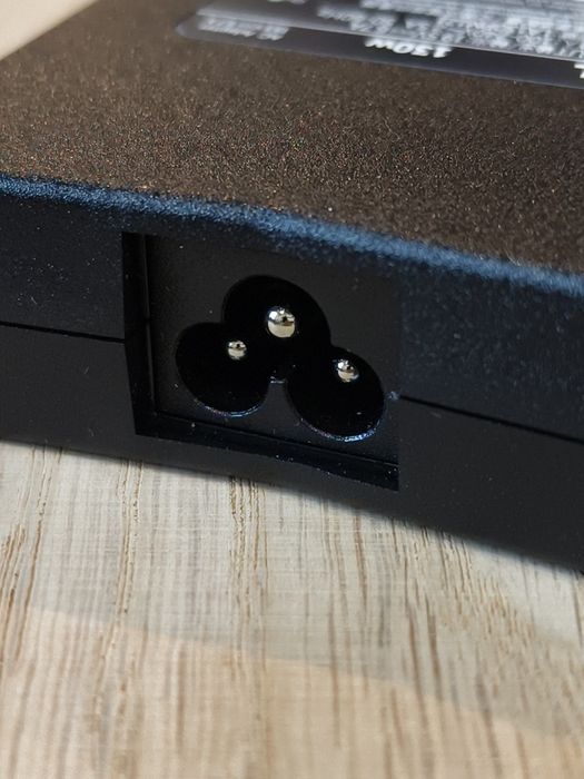 Zasilacz do Laptopa Dell 130 w nowy