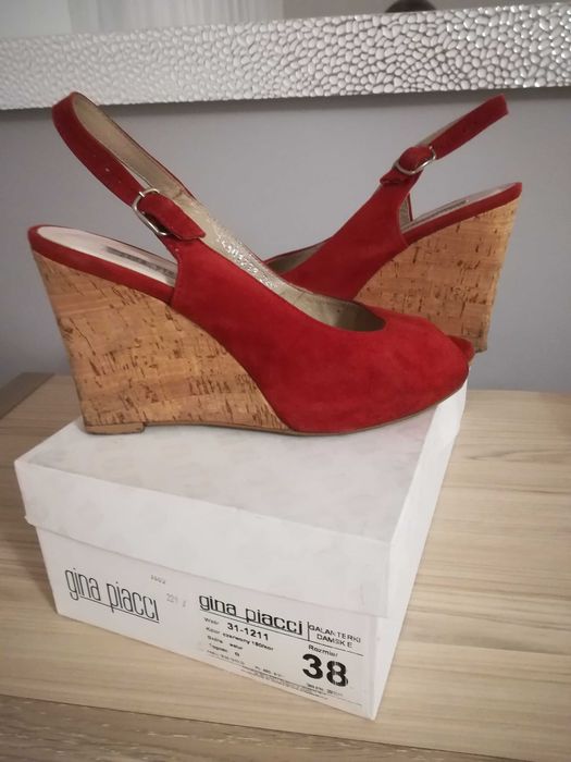 Buty na koturnie gina piacci
