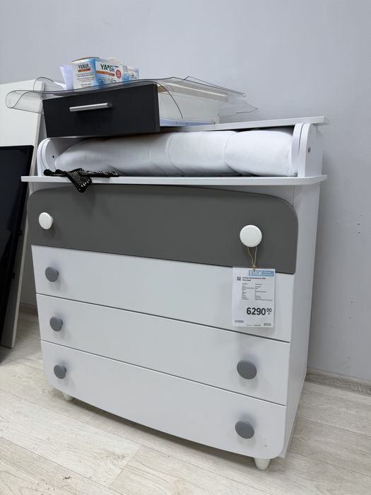 пеленальний столик, новий. У подарунок матрасик.