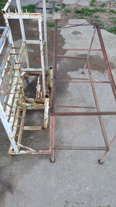 Porta guarda-sol com rodas+ mesas