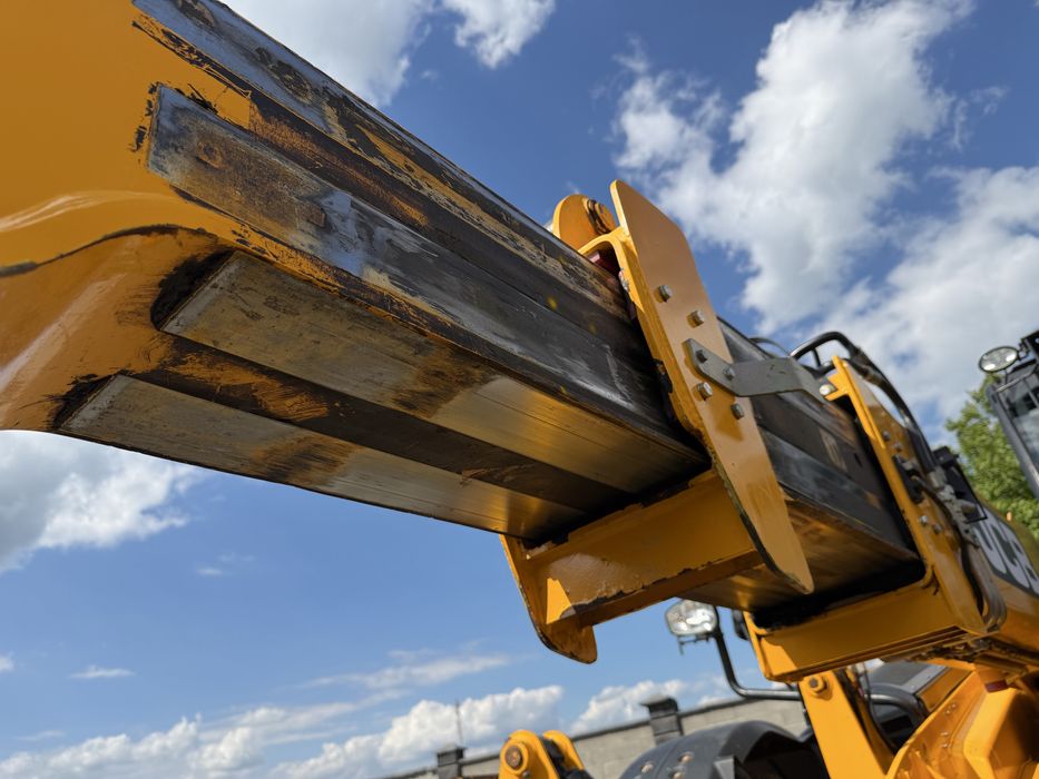 JCB 535-140 погрущик manitou