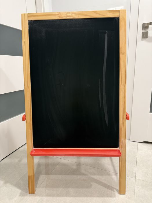 Tablica MÅLA IKEA na kredę i flamastry