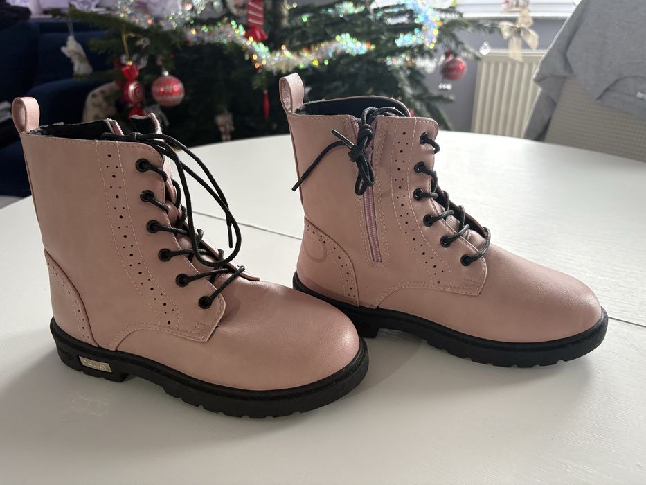 Botki dziecięce nieużywane