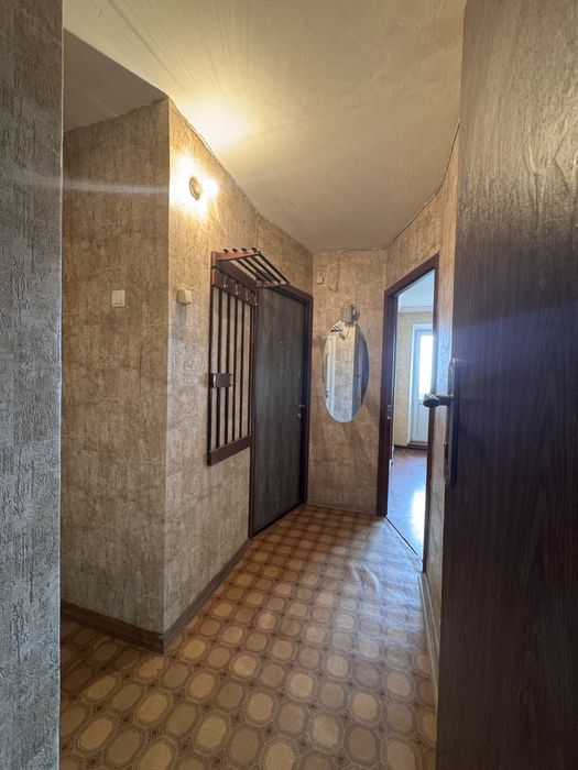 Продається велика кімната метро Шулявка 3хв пішки