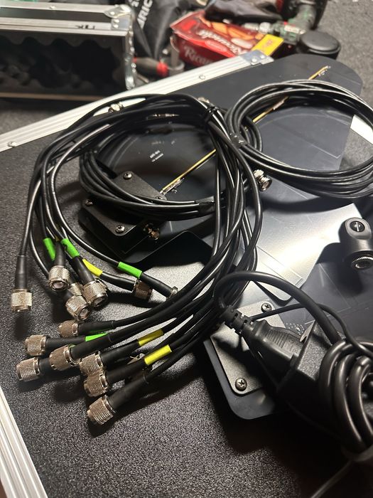 PROEL PA UHFSPLITAL - splitter e booster de antena (2 antenas)