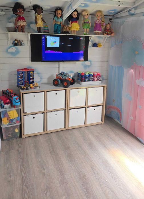 ama e baby-sitter...muito amor e carinho em um ambiente bem familiar.