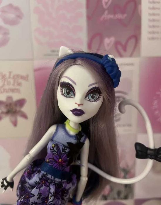 Кукла Monster High Катрин де Мяу Gloom Bloom