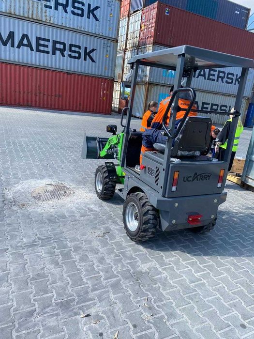 Новый погрузчик  электрический  ( навантажувач  електричний ).