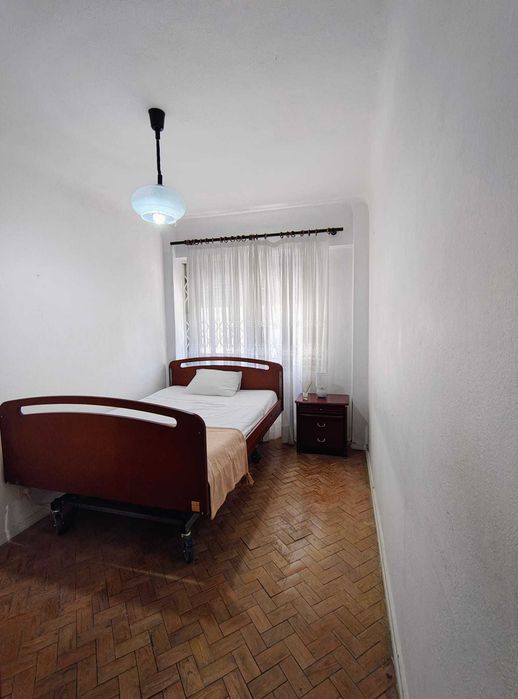Quarto para arrendar em Benfica