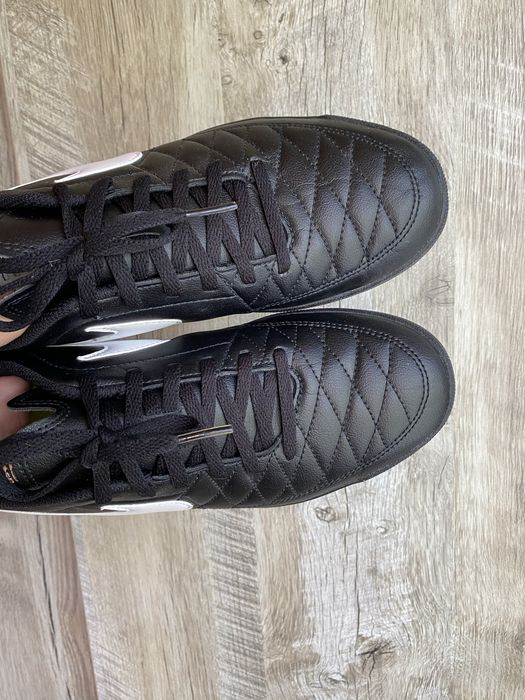 Сороконіжки футбольні nike majestry чорні