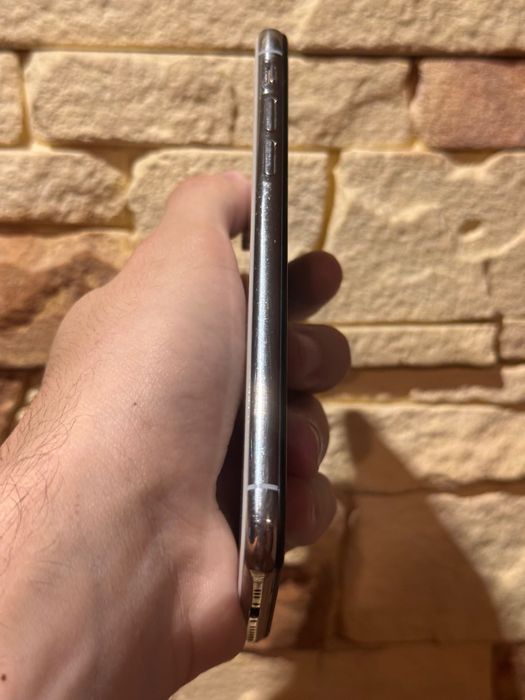 iPhone XS 64GB — ідеальний стан, АКБ 77%