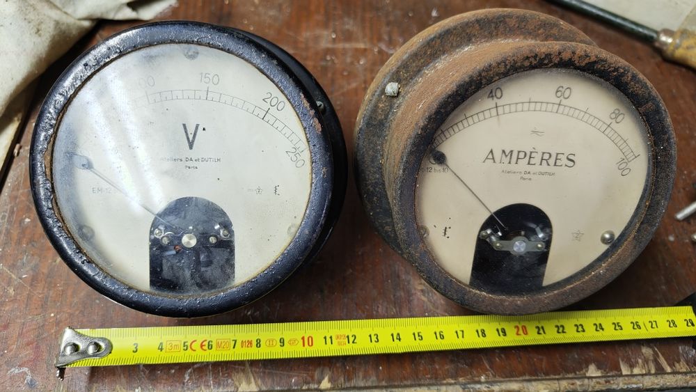 Voltímetro e amperímetro de navio de pesca 1939