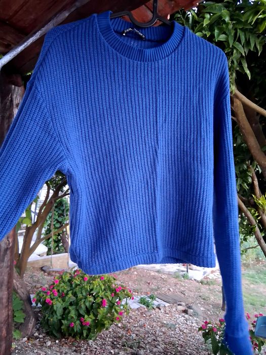 Camisola Zara,com calça H&M.