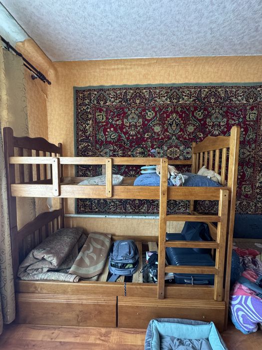 Двухэтажная кровать