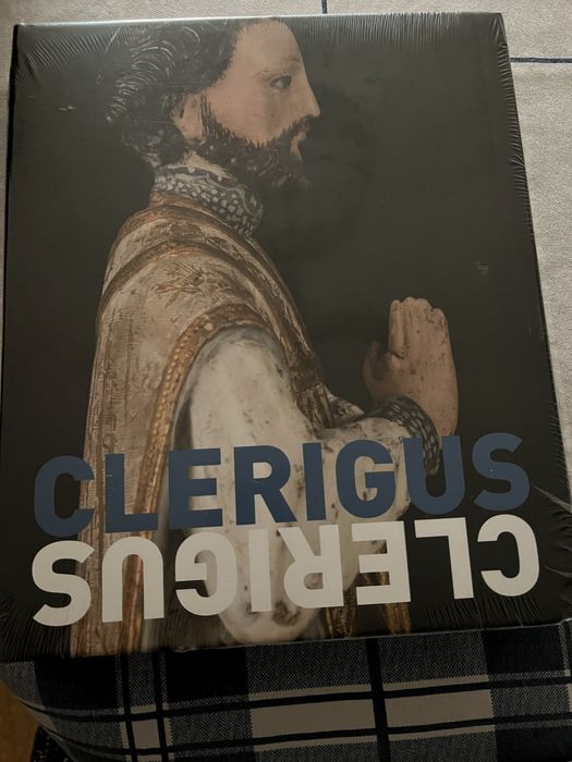Livro Clerigus - Novo ainda embalado