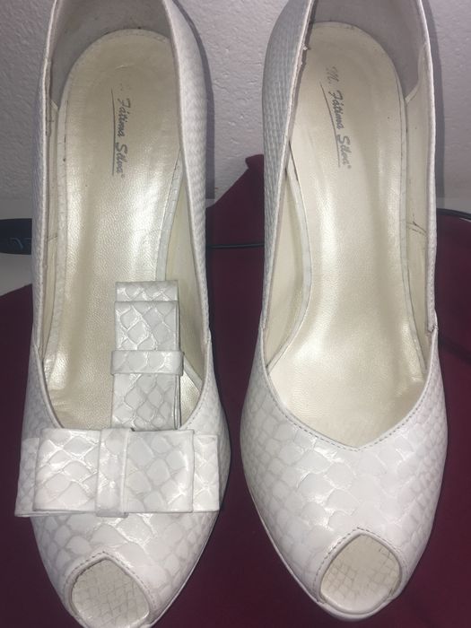 Sapatos noiva, tam 39,marca M. Fátima Silva, como novos