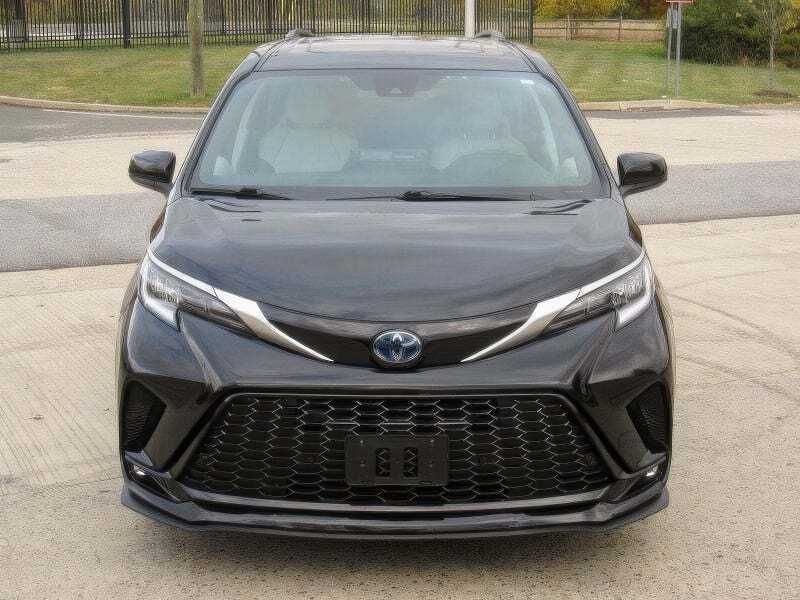 2023 Toyota Sienna XSE 7-Passenger