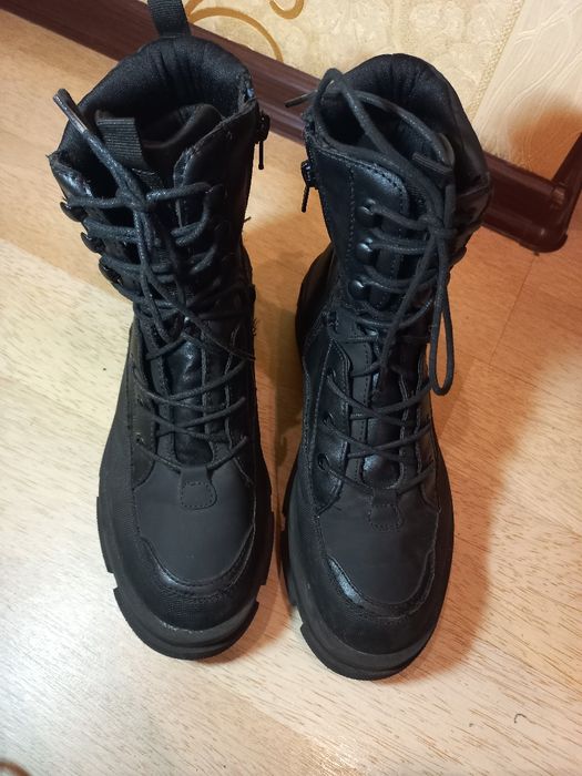 Ботінки 40розмір