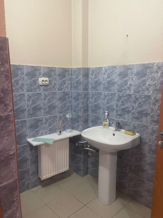 Сдам в оренду фасадне приміщення  82м.кв - More