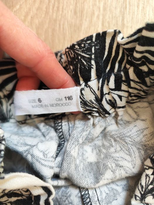 Lniane piękne szerokie spodnie dziewczęce Zara 116 beżowe czarne len eleganckie