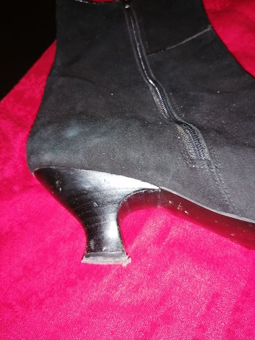 Botas pretas de camurça