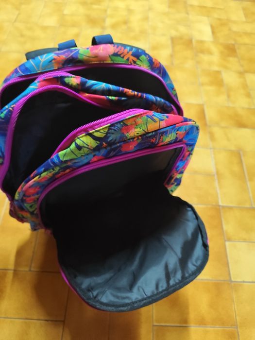 Mochila florida como nova