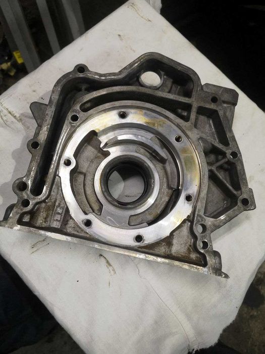 Насос масляный Audi 100 A6 C4 2.6 2.8 V6 078115109J