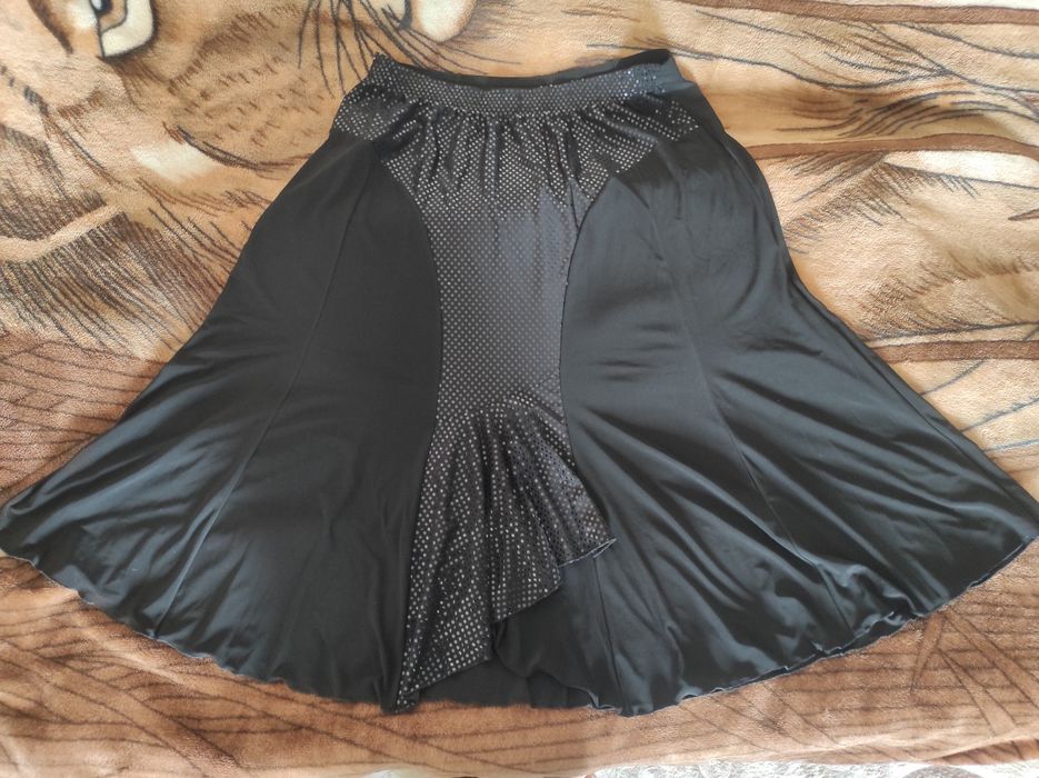 Продам нову жіночу спідницю