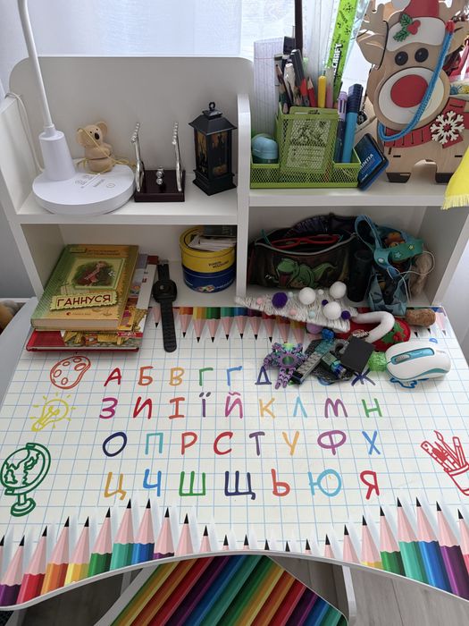 Дитяча парта зі стільчиком