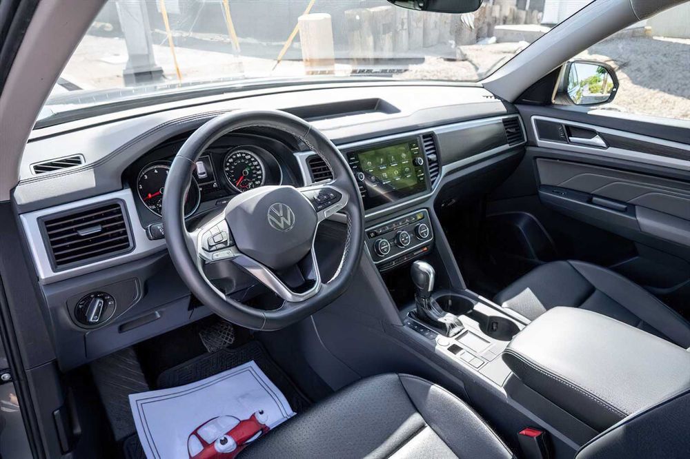 Volkswagen Atlas      2021