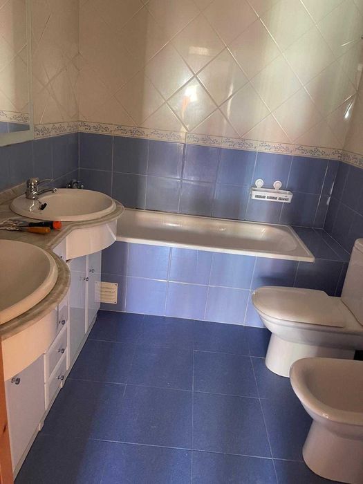 Apartamento T2 em Rio de Mouro, perto da estação de comboios de Rio Mouro