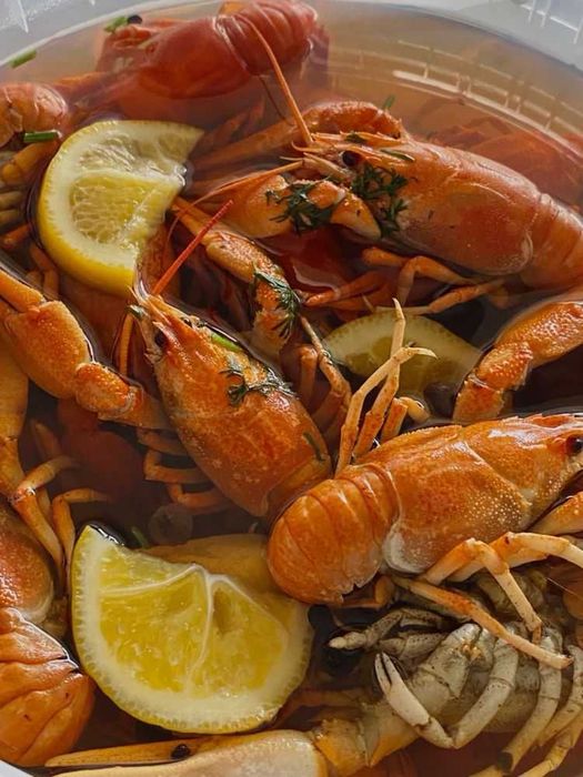 Продам живые свежие раки