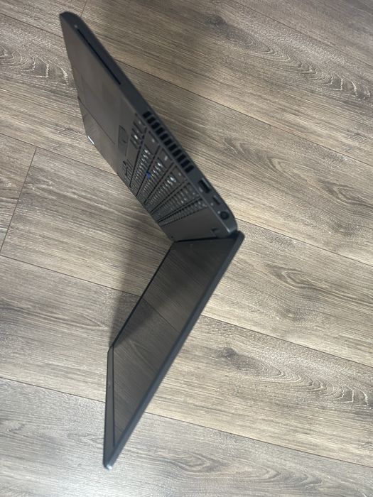 Ноутбук Dell Latitude E5500 (i5-8265U|8GB|128SSD|15,6”FHD)
