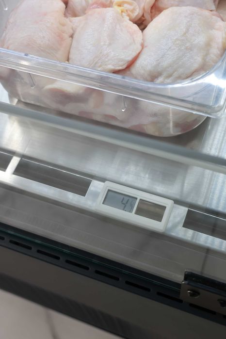 Гастрономія, морозильні та холодильні вітрини, ларі, стелажі, каси