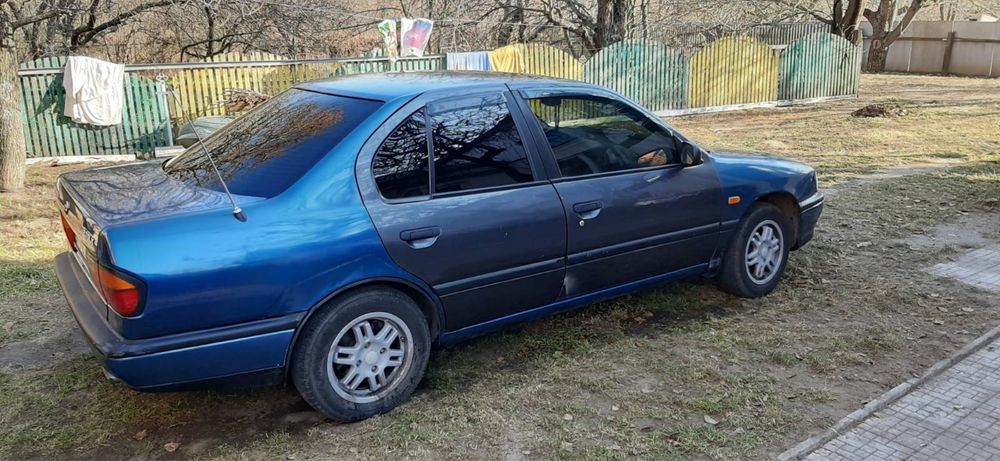 Nissan primera 1990