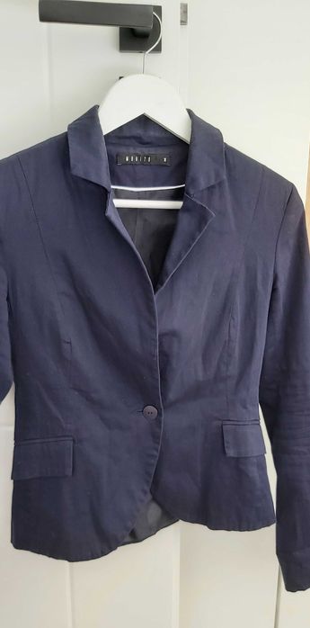 Granatowy klasyczny żakiet