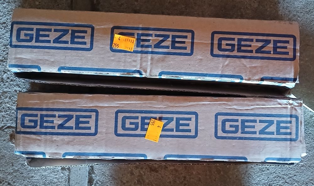 Samozamykacz do drzwi marki geze