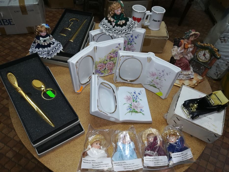 Loiças e peças de decoração