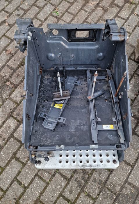 skrzynka na akumulatory podstawa akumulatora scania r s ntg ngs