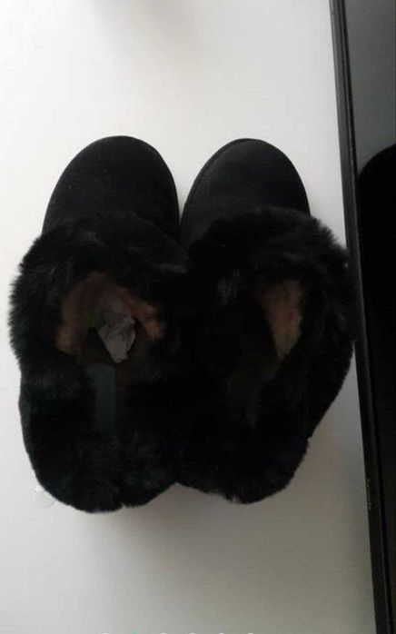 Уггі чорні bershka 36