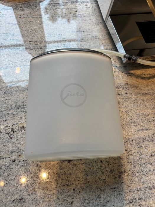 Pojemnik na mleko 600 ml, ekspresy JURA