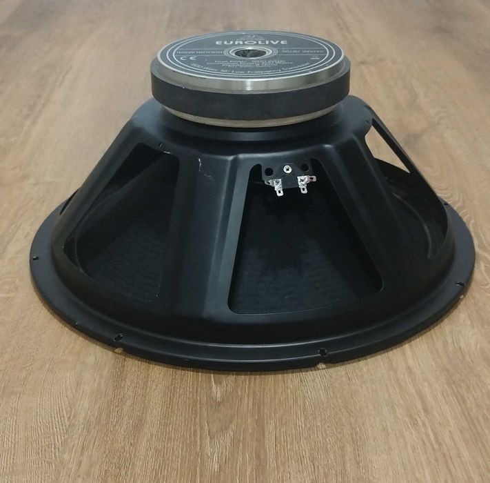 Behringer Eurolive 18SW1600D8 subwoofer niskotonowy bass sub głośnik