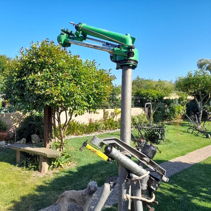 2 Bicos de rega longo alcance, com tripé