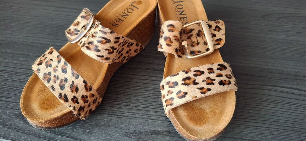Стильні, шкіряні шльопанці англійського бренду jones bootmaker, 37 розмір