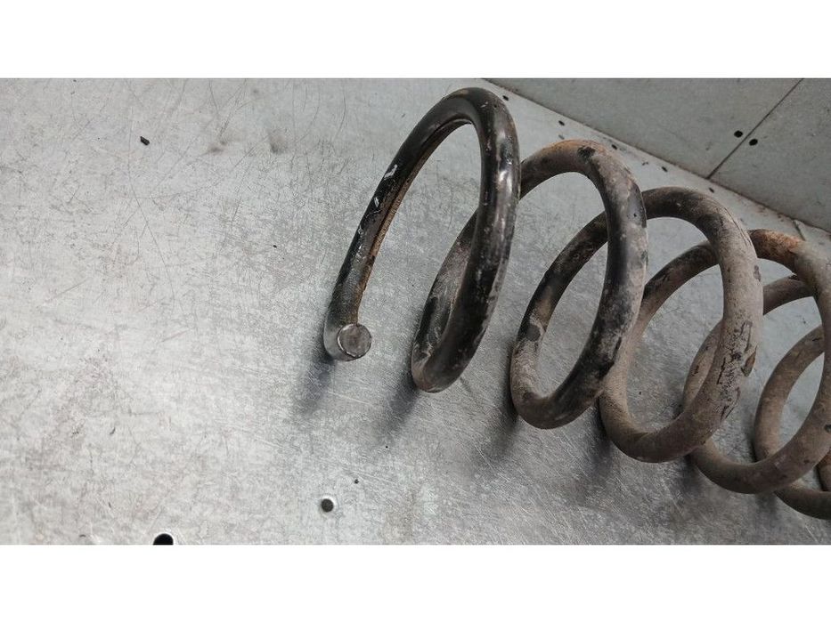 sprężyna zawieszenia tył volvo v50 2.0d 04-12r
