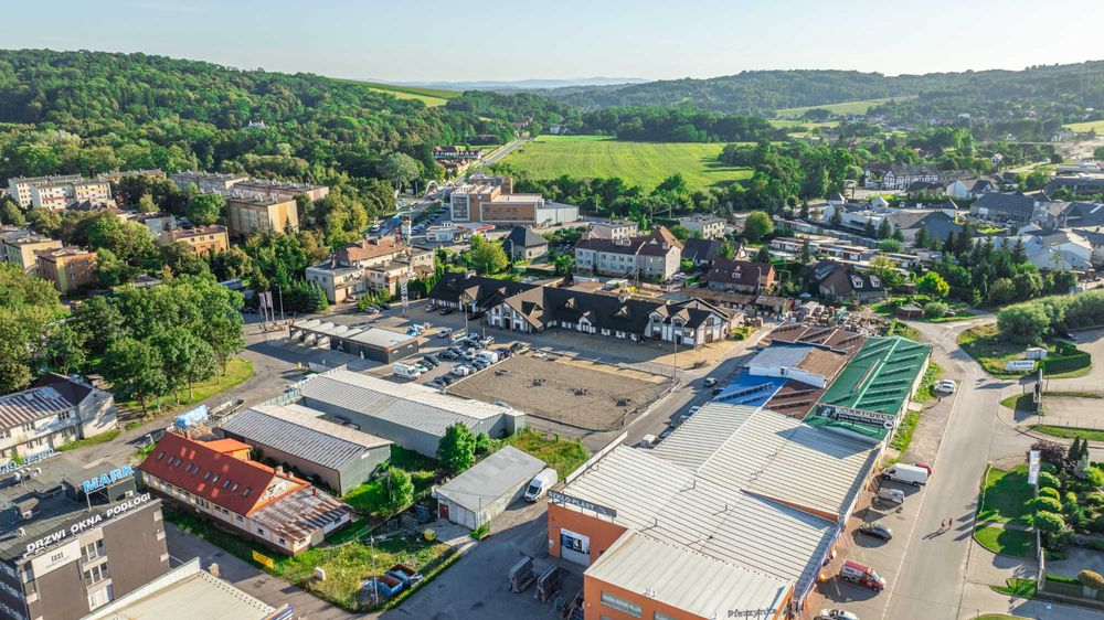 Lokal handel usługi magazyn 300 m2 parter, parking