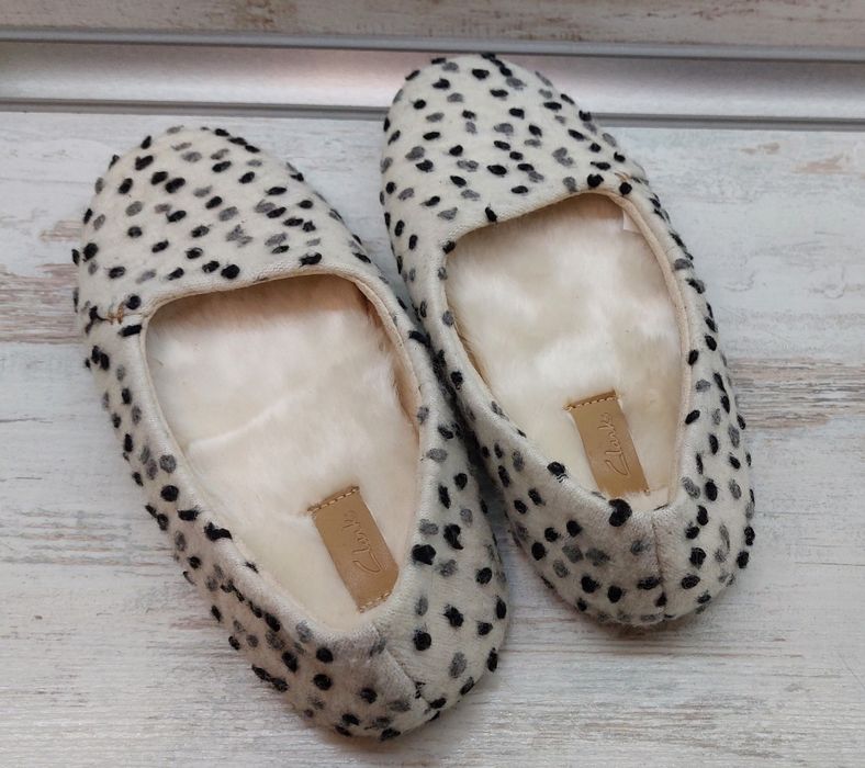 Брендові жіночі тапочки Clarks Clarks Cozily Snug 37 розмір