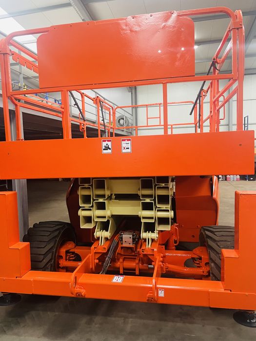 Plataforma elevatória tesoura a diesel