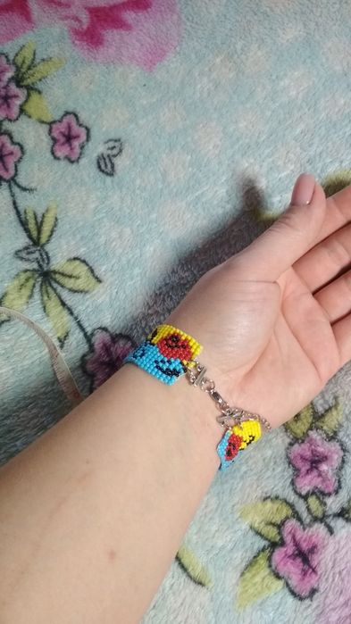 Браслет из бисера мак на украинском флаге