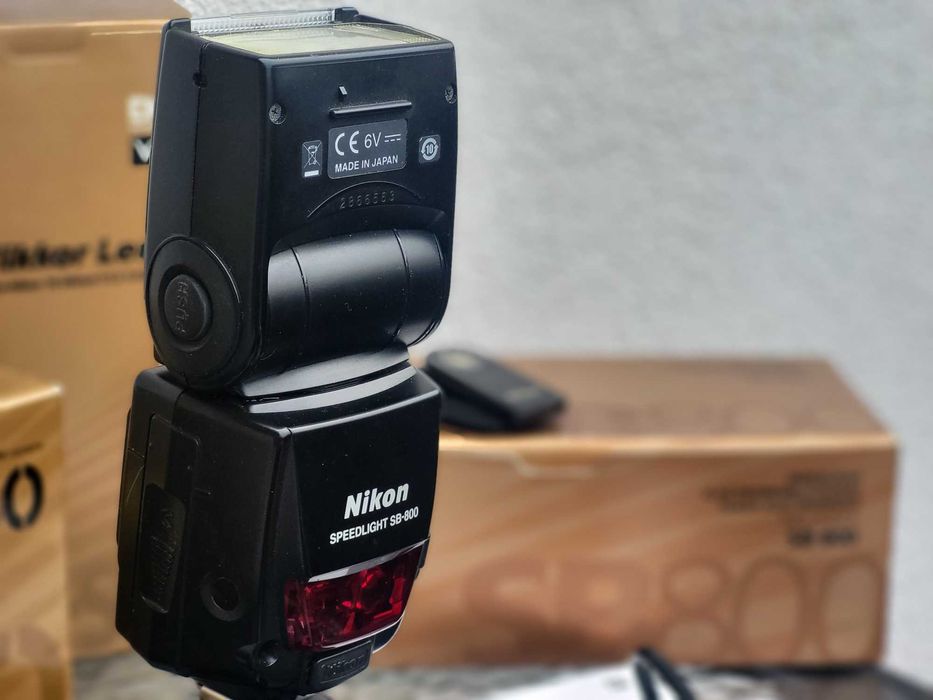 Nikon D80 + Nikkor 18-200 + Lampa SB-800